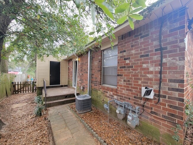 Photo - ~1530 Whitney Street Unidad A