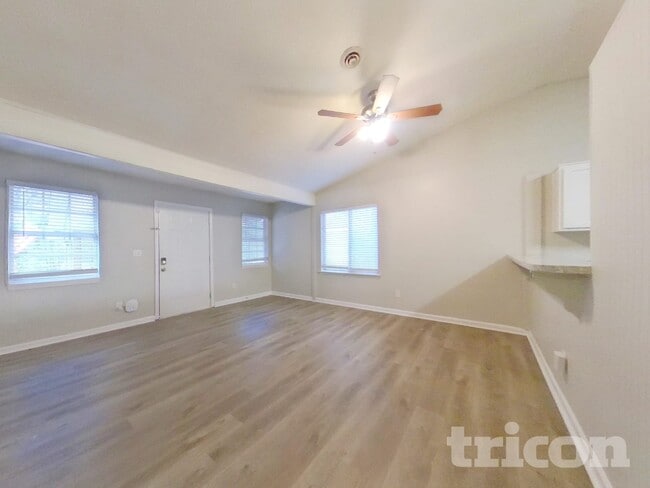 Photo - 3182 Lake Monroe Rd