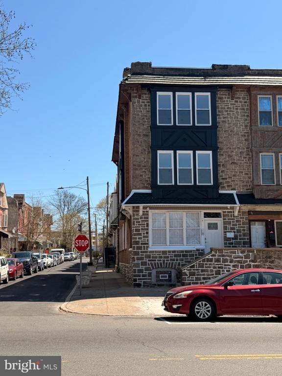 Photo - 1621 N 33rd St Unit 2