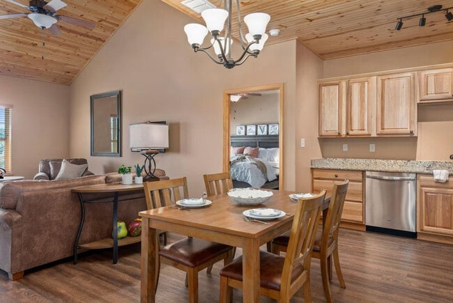 Photo - 1593 Gruene Rd Unit SI ID1385478P