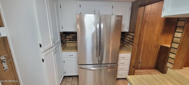 Building Photo - 1243 W 29th St Rental