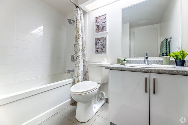 1BR, 1BA - 739SF - Bathroom