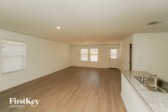 Photo - 10723 Vinateros Dr