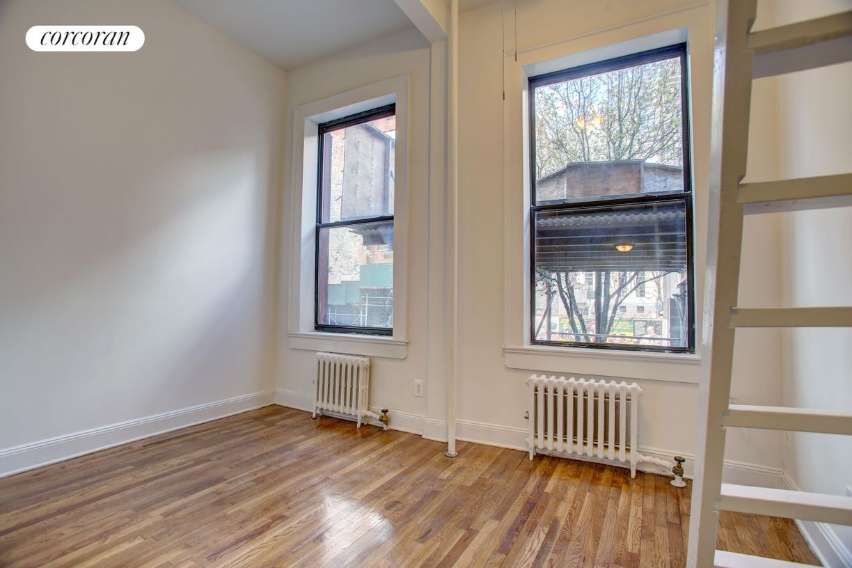 Photo - 304 W 30th St Apartment