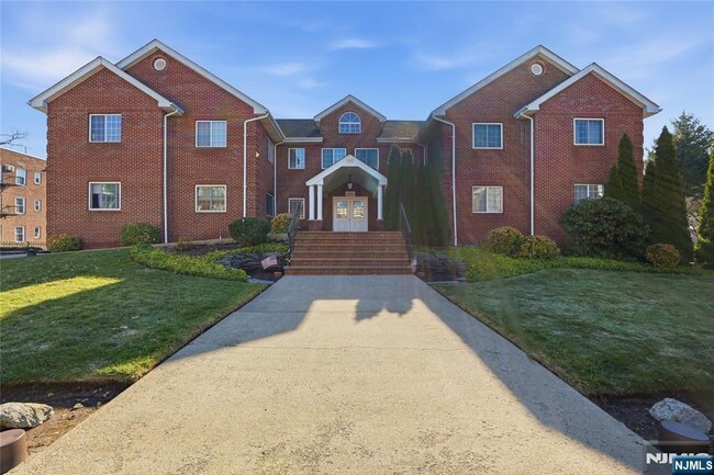 Building Photo - 199 Union St Unit 1G