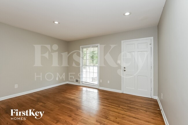 Photo - 2340 Melody Ln NW