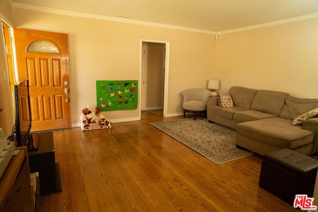 Photo - 5258 Thornburn St