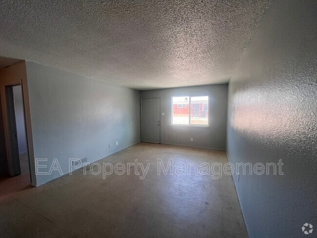 Building Photo - 423 Dallas St SE Rental