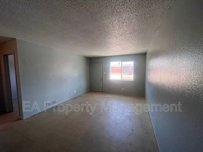 Building Photo - 423 Dallas St SE Rental