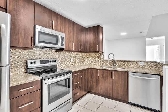 Photo - 11225 W Atlantic Blvd Unidad 306