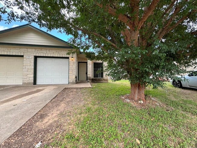 Building Photo - 1717 Constantino Cir Unit 1717B Constantino Circle