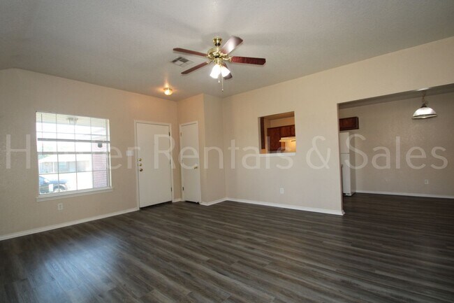 Photo - Spacious Duplex!