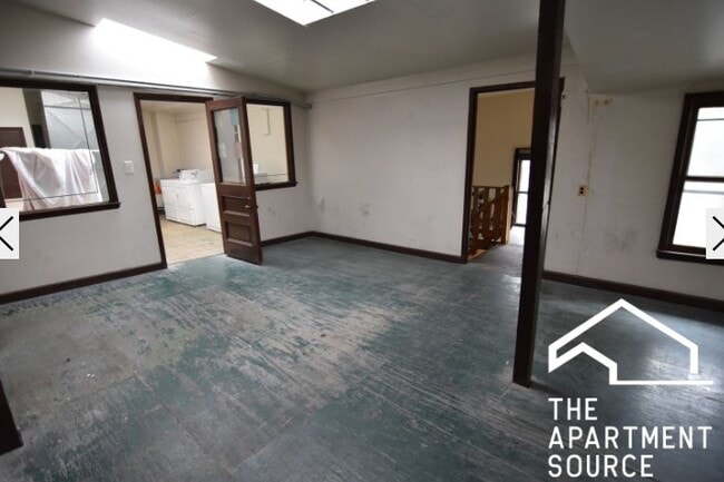 Photo - 908 W Belmont Ave Unit 2