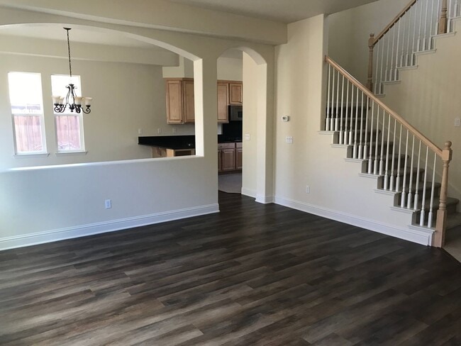 Photo - Somerset Stunner with All the Amenities - Including Golf!!