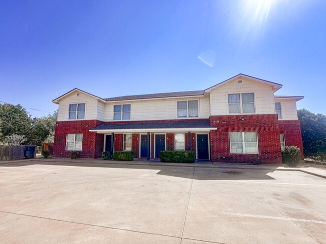 410 SW 26th St Unit 3
