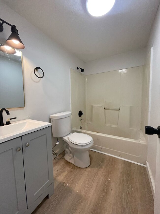 Building Photo - Knoxville 37920 - 1 bedroom, 1 bath apartm... Rental