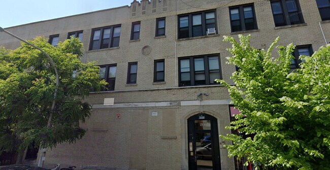 Building Photo - 2704 N Sawyer Ave Unit 316 Rental