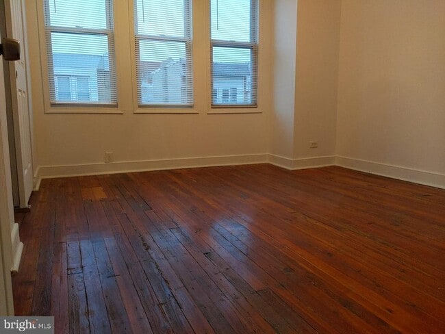 Photo - 2967 Weikel St
