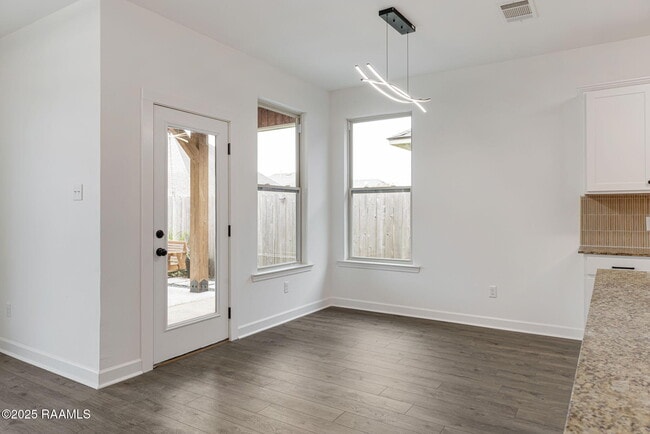 Photo - 326 Forest Grove Dr