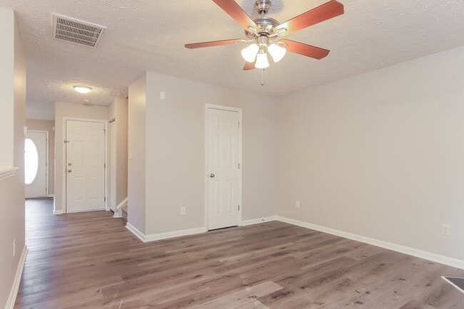 Photo - 5700 Brambleton Ave