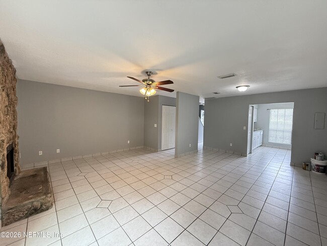 Photo - 6024 Duclay Rd