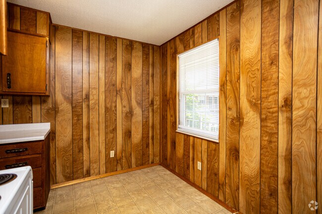 2BR, 1BA - 800SF - Dining Room