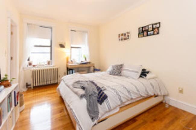 Photo - 4 bed 2 bath - Allston - 9/1   (No Broker Fee)