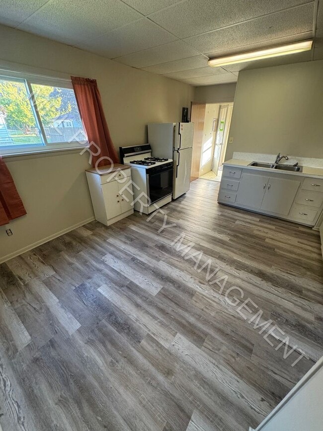 Photo - 2301 Fraser St Unidad 2