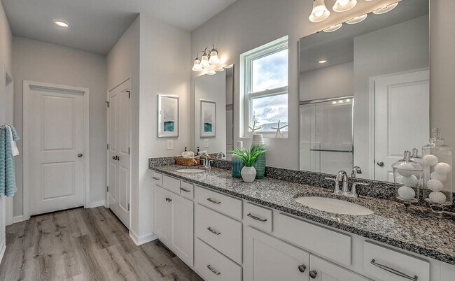 Photo - 423 McGarry Dr