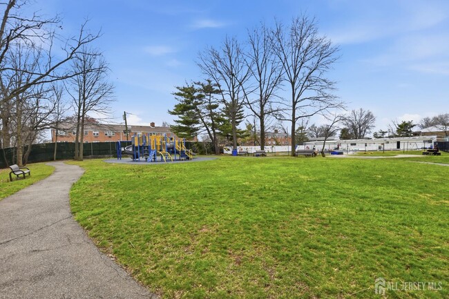 Photo - 160 Evergreen Rd