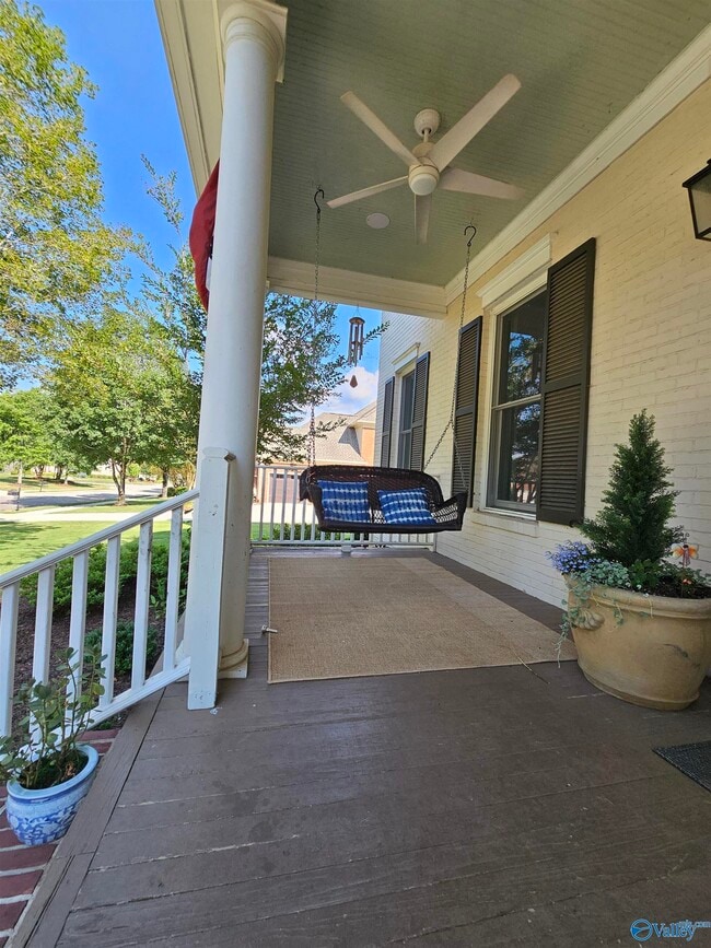 3002 Brook Park Dr SE