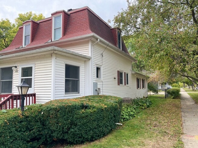 Building Photo - 1403 Clay St