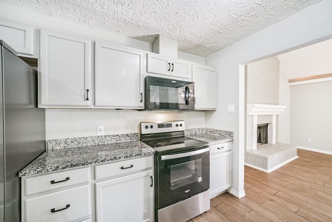 Photo - 22203 Fincastle Dr
