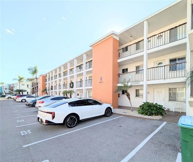 Building Photo - 2328 Canal Dr Unit G26