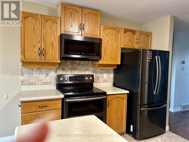 Photo - 14 Old Orchard Glen