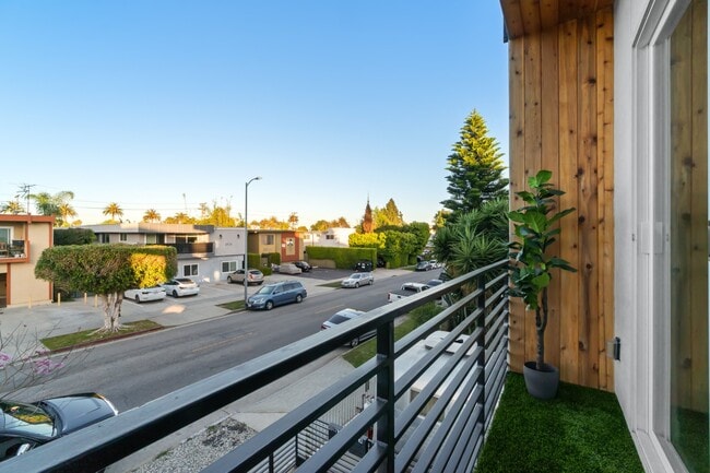 Photo - 3917 Inglewood Blvd Unidad 1-B