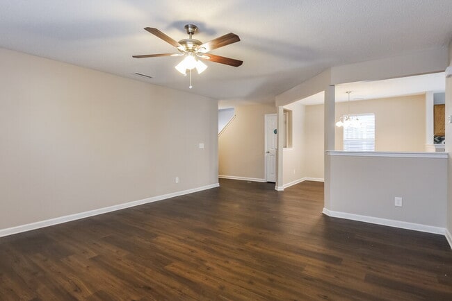 Photo - 21 Valleyfield Dr