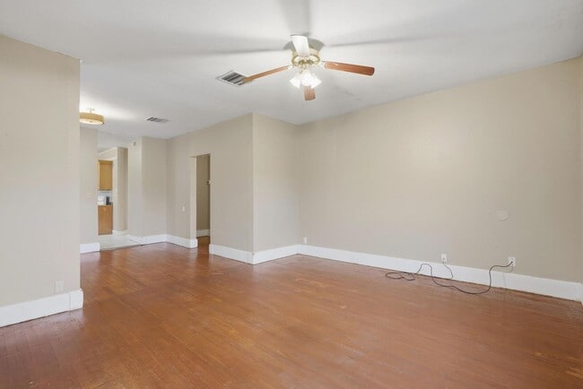 Photo - 1341 Hickory St