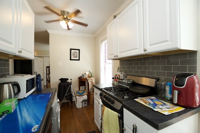 Photo - 837 W Cornelia Ave Unit S2