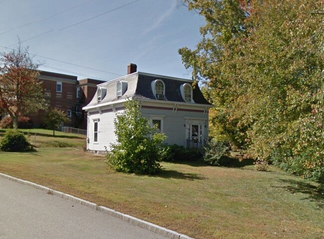 Recently Renovated Victorian Style Home in... - Recently Renovated Victorian Style Home in...