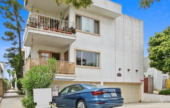 Photo - 824 10th St in Santa Monica - Steps to Mon...