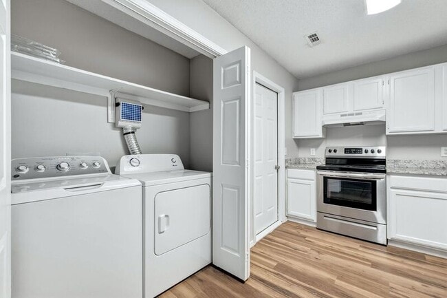 Photo - 302 Parkcrest Dr