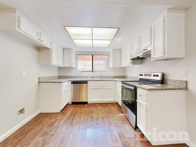 Photo - 1344 Shaddick Dr