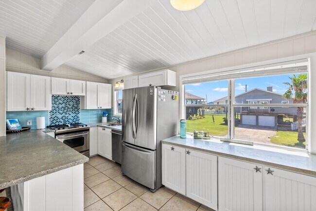 Photo - 22022 Zachary Dr