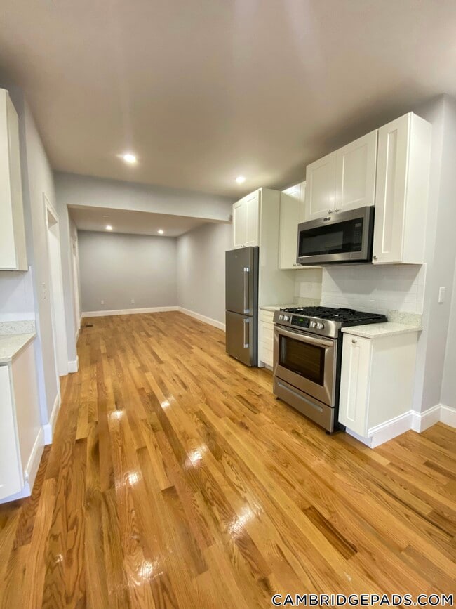 Photo - 374 Oxford St Unit 2