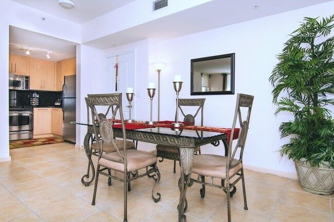 Photo - 511 SE 5 Ave