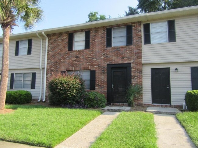 Building Photo - 415 Parkdale Dr Rental