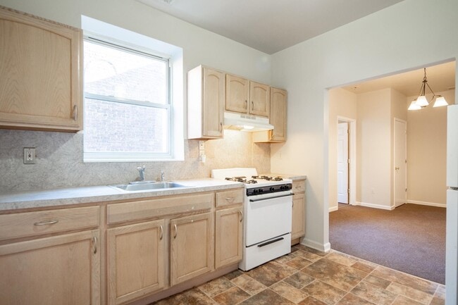 Photo - 586-588-588 Avenue C Unit 11