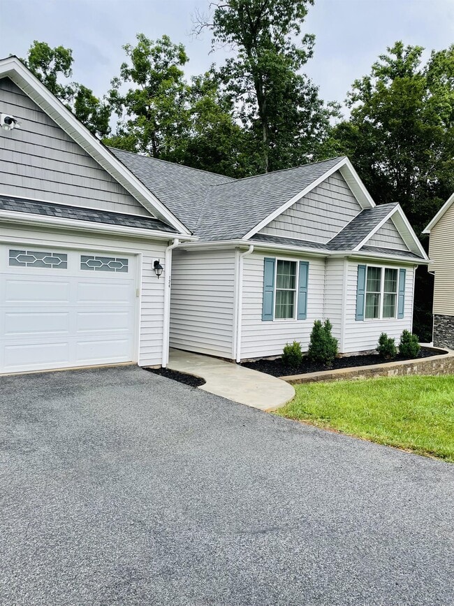 Photo - 124 Palmer Dr