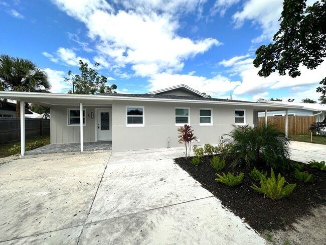 Building Photo - 1285 S Alhambra Cir Unit #A